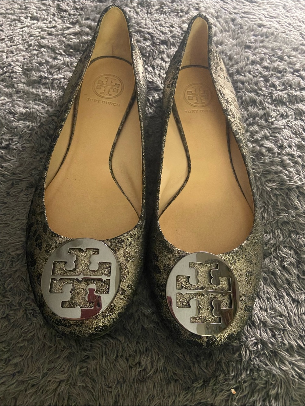 Tory Burch Metallic silver and black Logo Ballet Flats - Picture 2 of 7
